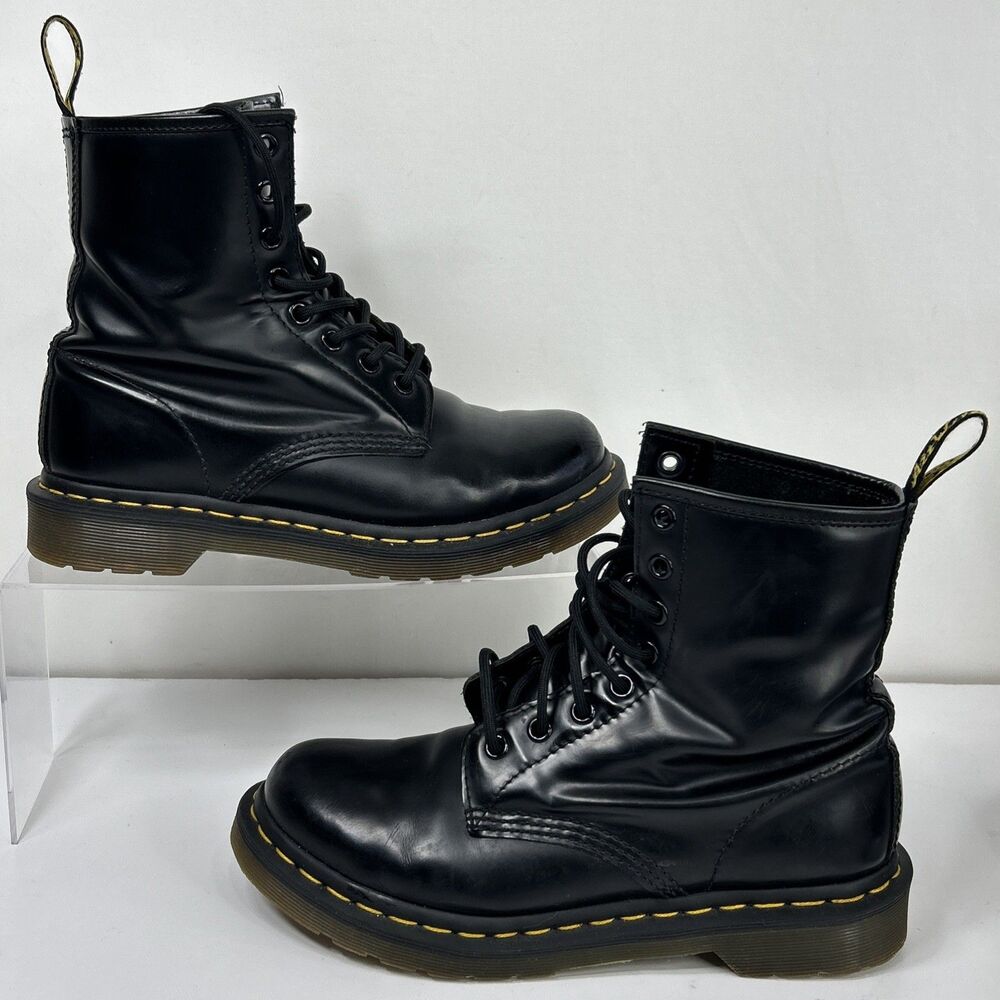 Doc Dr. Martens 11821 Black Leather Combat Boots Shoes Lace Up Women’s Sz 7 - Picture 1 of 13